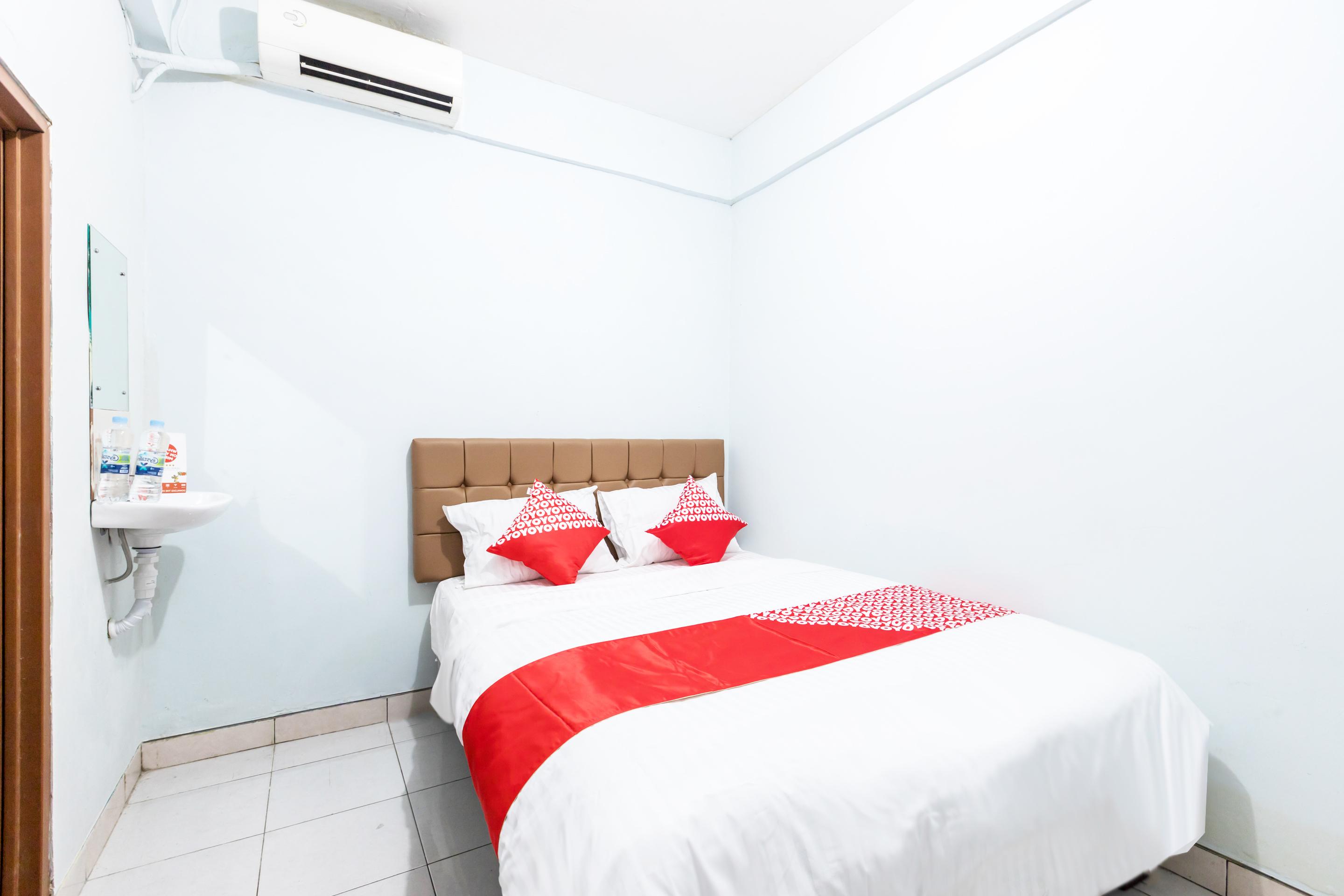 Oyo 1516 Cemara Gading Syariah Hotel 2*