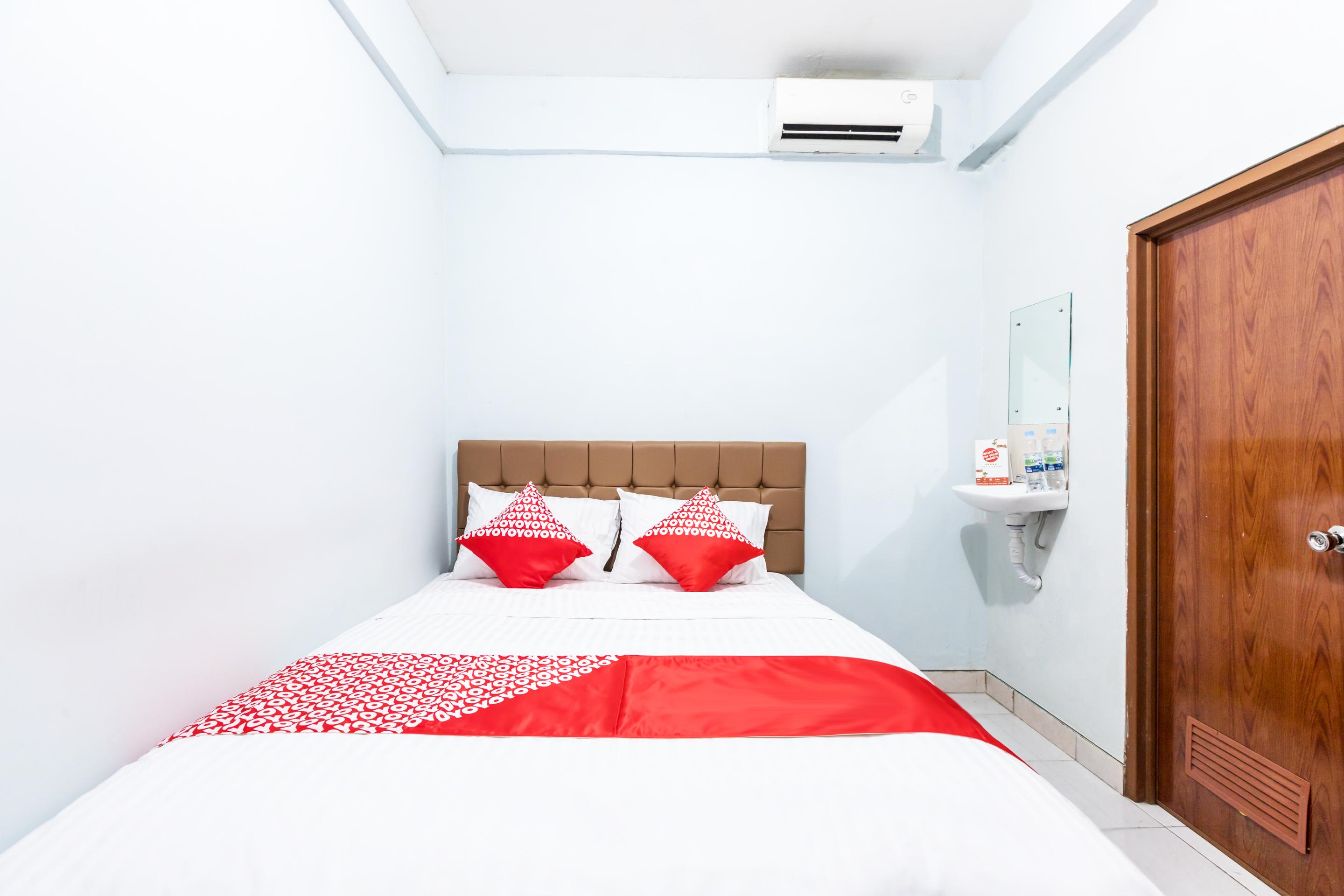 Oyo 1516 Cemara Gading Syariah Hotel 2*
