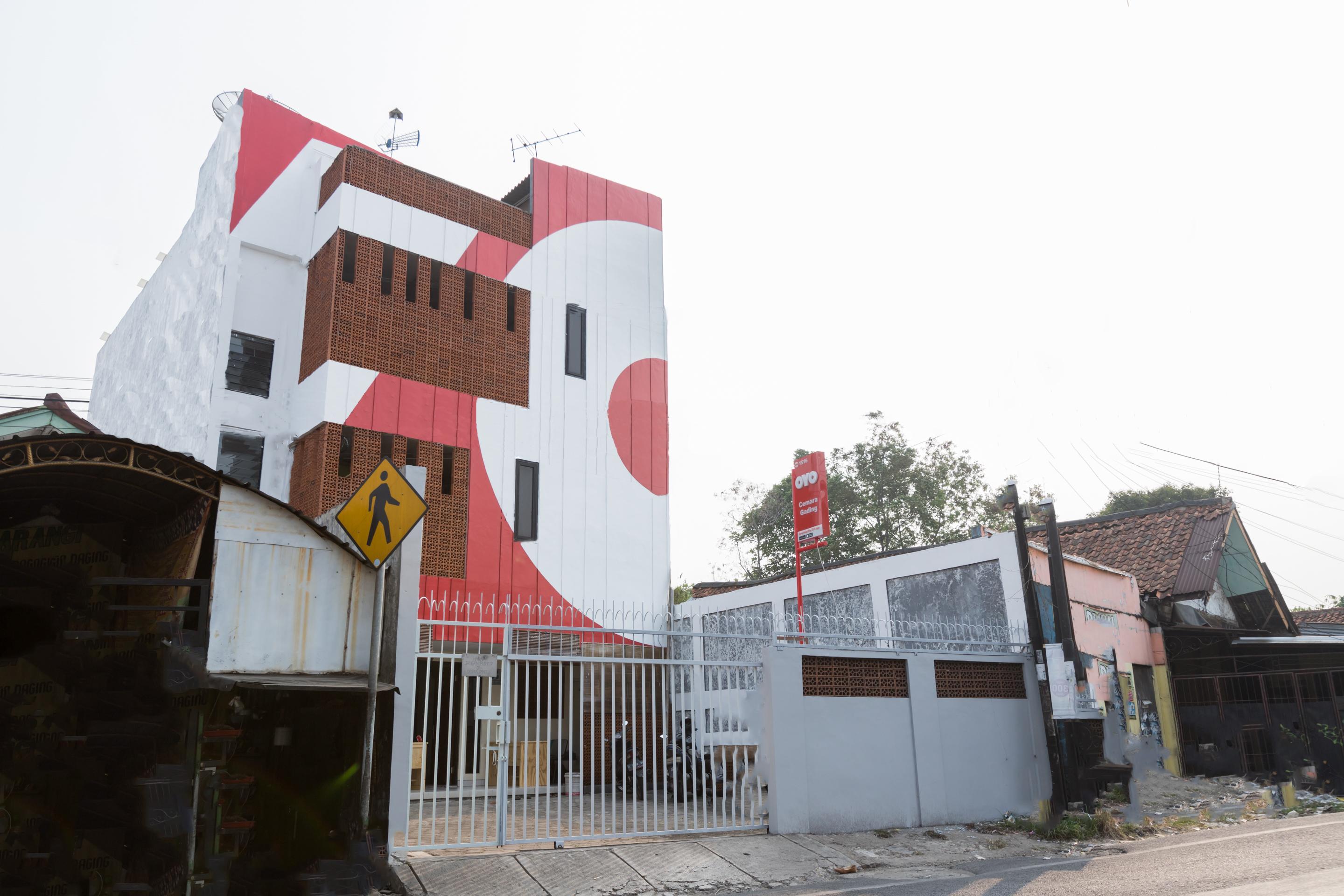 Oyo 1516 Cemara Gading Syariah Hotel