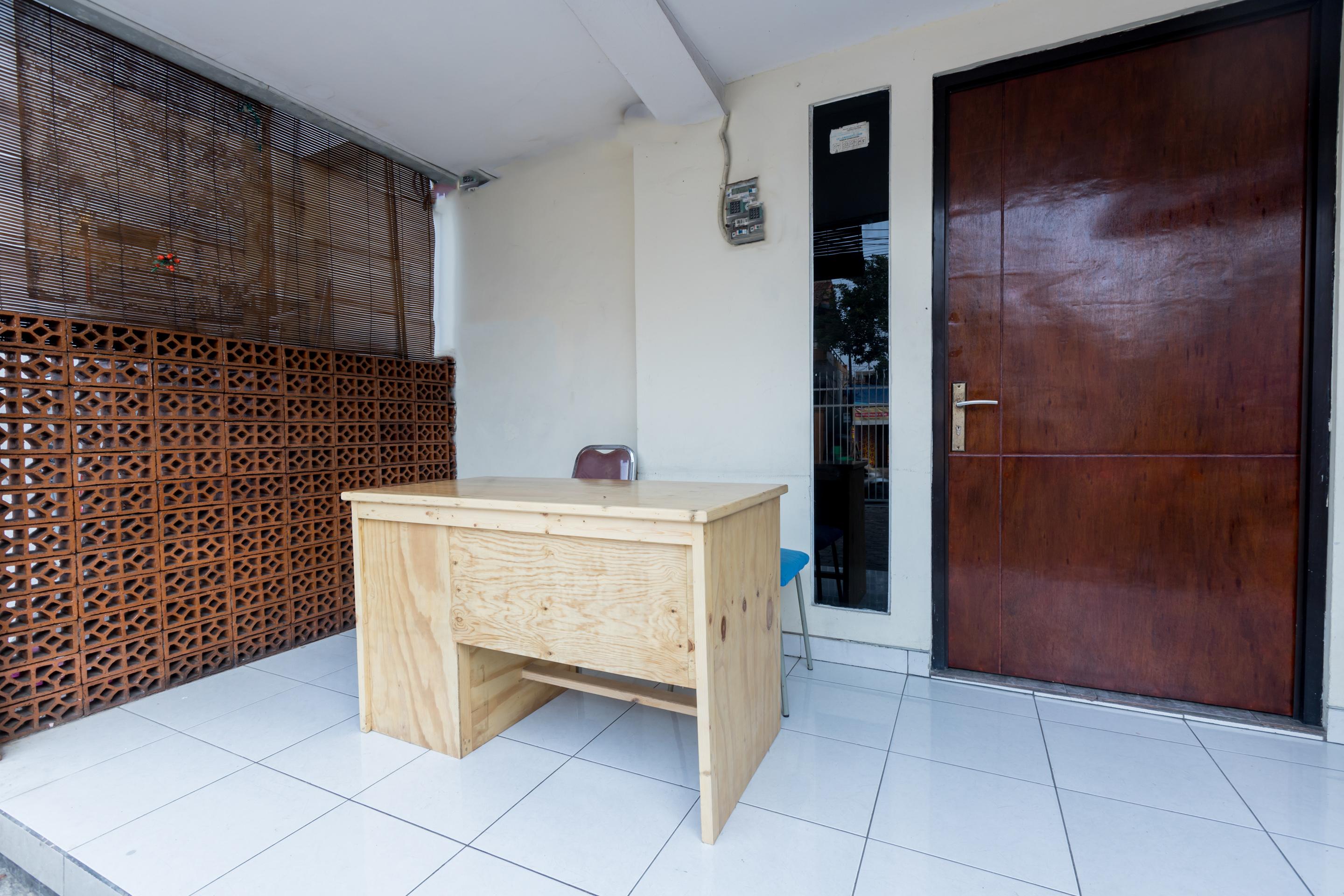 Oyo 1516 Cemara Gading Syariah 2*